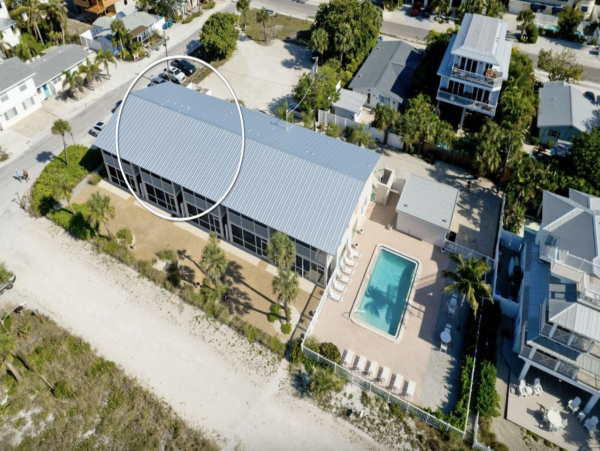 Holmes Beach 2 Bedroom Beach Front Vacation Rental Sleeps 4